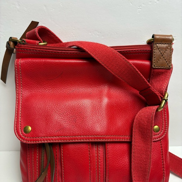 Fossil Red Leather Crossbody Bag with Exterior Pockets Y2K - Picture 2 of 13